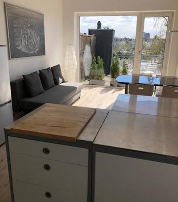 Moersenbroich Apartamento | studio b - Sunny City Business Apartment with roof-top terrace for 2-4 guests