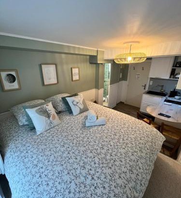 Decre-Cathedrale Apartamento | Studio BROSSARD 2pers Tv and Wifi