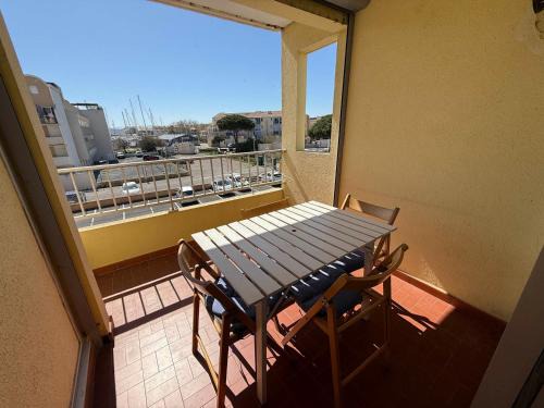 Gruissan Apartamento | Studio Cabine à Gruissan pour 4 Pers. avec Loggia et Parking Privé – Résidence Voile d'Oc - FR-1-784-11