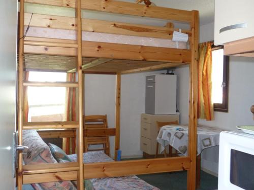 Prapoutel Apartamento | Studio Cabine au Pied des Pistes avec Balcon Est - 4 Couchages, TV, Cuisine équipée, Casier à Ski - FR-1-771-69
