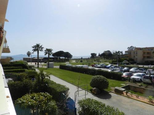 La Londe-les-Maures Apartamento | Studio cabine avec vue mer à 2 pas de la plage, parking et local vélo, La Londe-les-Maures - FR-1-251-705