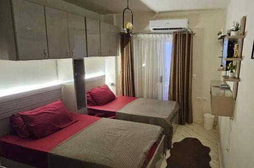 Al-Hammam Apartamento | Studio Carmen with a Pool View