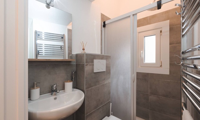 Barriera Vecchia-San Giacomo Apartamento | Studio City - TriestenA fully equipped aprtment, at the size of a studio.