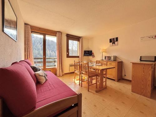 Notre-Dame-de-Bellecombe Apartamento | Studio cosy à Notre-Dame-de-Bellecombe, proche des pistes et commerces - 4 pers, balcon, parking - FR-1-595-25