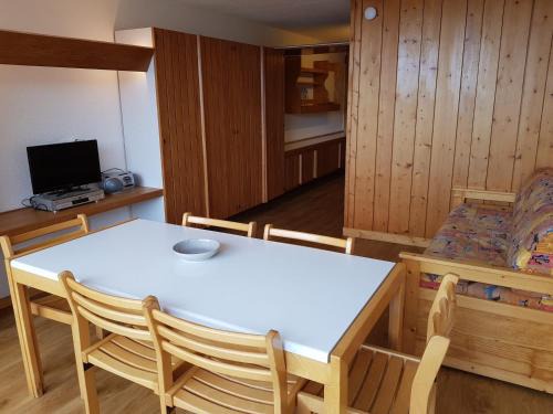 Arc-1600 Apartamento | Studio coin montagne 5 pers, proche pistes et commerces, avec terrasse exposée Sud - FR-1-411-36