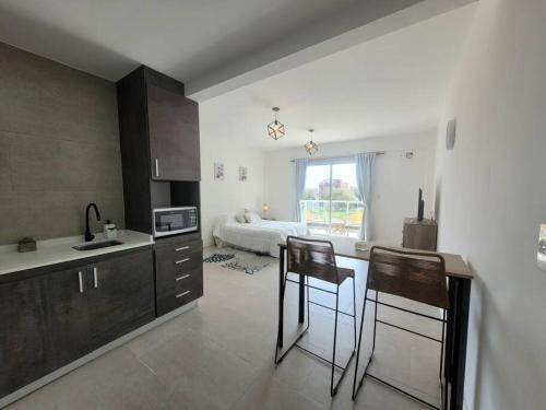 Ezeiza Apartamento | Studio con vista al parque.
