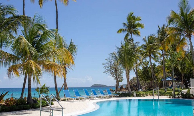Flag Hill Condominio | Studio Condo, Sleeps 4, Mini Kitchen, at Limetree Beach Resort in Saint Thomas!