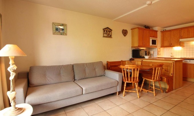 Les Carroz-d'Araches Apartamento | Studio cosy 4 pers avec parking, lave-vaisselle, balcon, proche des pistes et commerces - FR-1-572-56