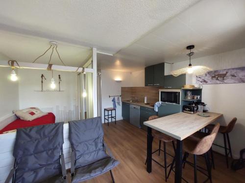 Vallandry Apartamento | Studio cosy au centre de Vallandry, à 50m des remontées mécaniques - FR-1-411-529