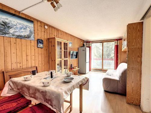 Le Corbier Apartamento | Studio cosy au pied des pistes avec balcon, proche remontées, piscine chauffée et commodités - FR-1-267-279