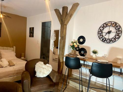 Varennes-Vauzelles Apartamento | Studio Cosy dans les granges d un château accès spa
