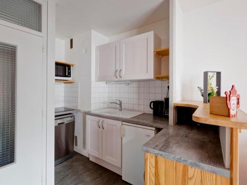 Brides-les-Bains Apartamento | Studio cosy pour 2 au centre de Brides-les-Bains, proche thermes et télécabine - FR-1-512-107