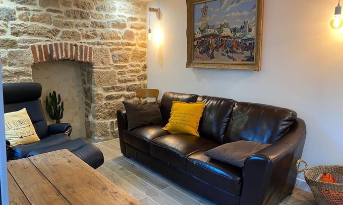Guingamp Apartamento | Studio cosy tout équipé en cœur de ville au calme