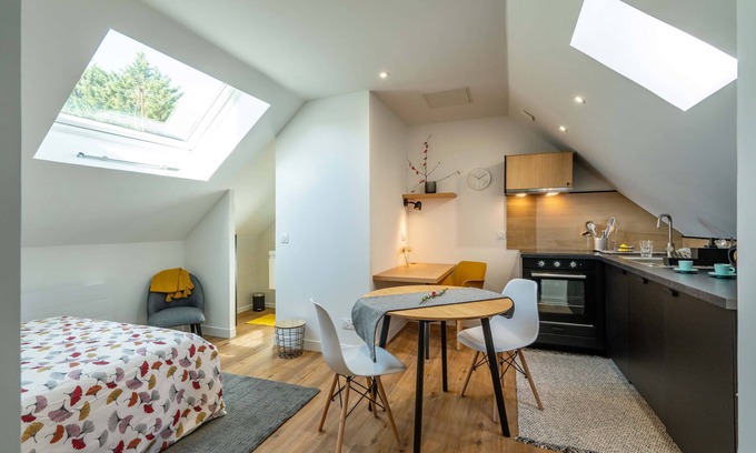 La Roche-sur-Yon Apartamento | Studio D, in the center of town, cosy and warm.