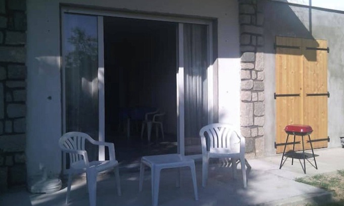 Mezzavia Apartamento | Studio Dans une Villa Avec Jardin. Ajaccio