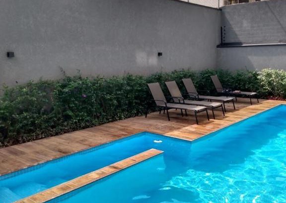 Se Apartamento | Studio Descolado na Liberdade - Prédio com piscina
