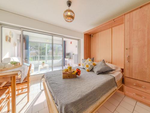 Montpellier Apartamento | Studio du Parc II-9 by Interhome