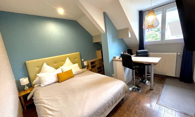 Brison-Saint-Innocent Apartamento | Estudio-Baño con ducha-Le Corsuet