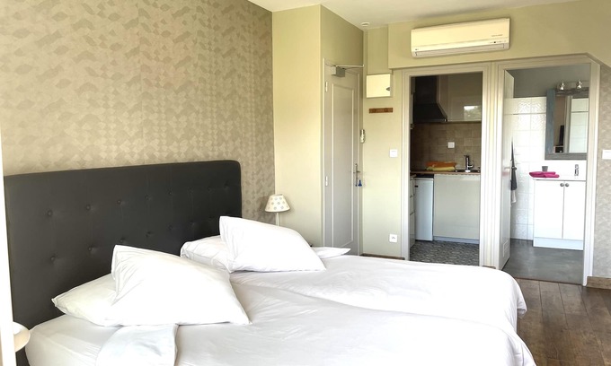 Brison-Saint-Innocent Apartamento | Estudio-Baño con bañera-Le Revard
