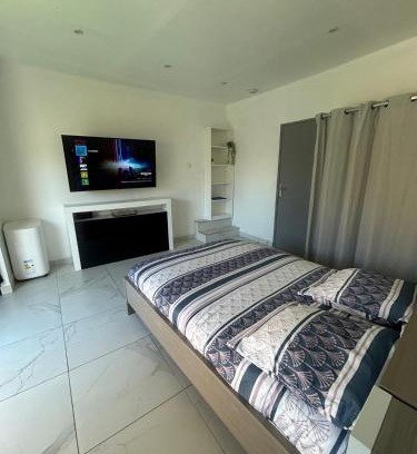 Mas Thibert Apartamento | Studio en bas de villa
