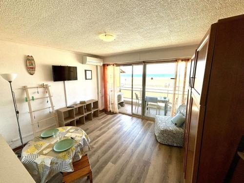 Port-la-Nouvelle Apartamento | Studio face à la mer, 3 couchages, balcon, parking, à 10m de la plage - Port-la-Nouvelle - FR-1-229C-98