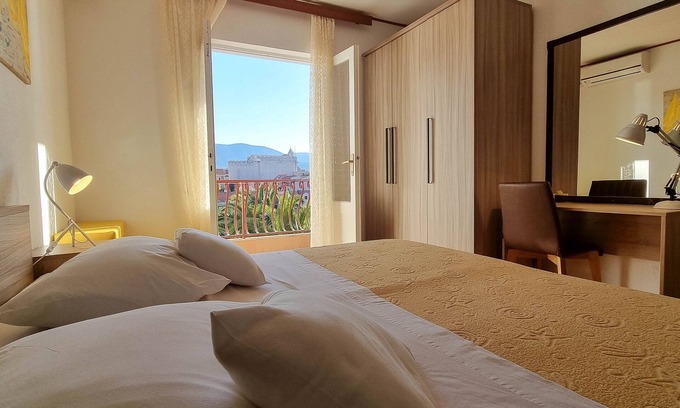 Vrboska Apartamento | Apartamento-estudio con balcón y vista al mar Vrboska, Hvar (AS-540-a)