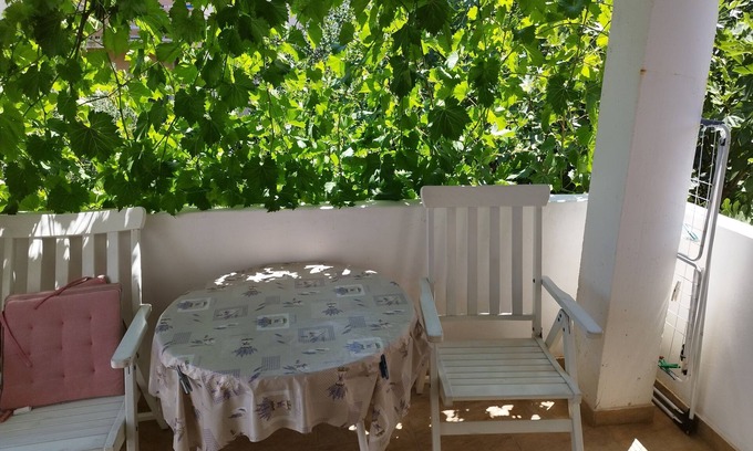 Tkon Apartamento | Apartamento-estudio con terraza y vista al mar Tkon, Pasman (AS-6221-a)