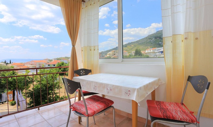 Tucepi Apartamento | Apartamento-estudio con una terraza Tucepi, Makarska (AS-6695-b)