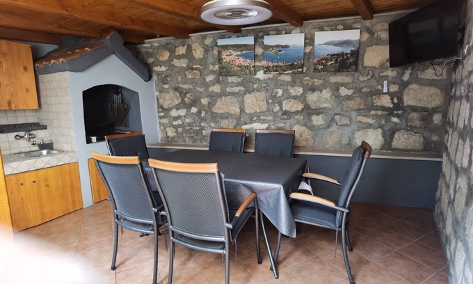 Cove Rogacic Apartamento | Apartamento-estudio con una terraza Vis (AS-19923-a)
