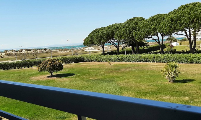 Le Grau-Du-Roi Apartamento | Studio for 2 Adults, Sea & Garden View