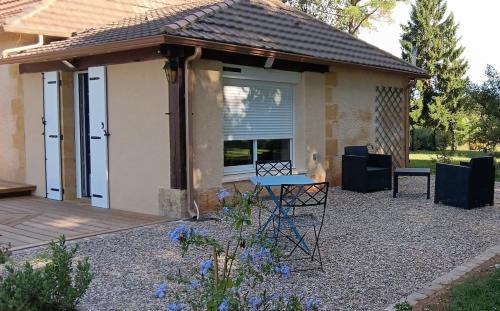 Saint-Avit-Senieur Apartamento | Studio for 2 people with pool