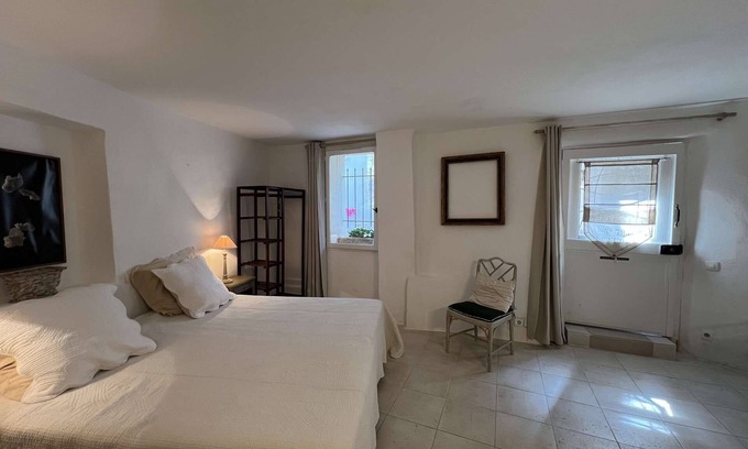 Hyeres City Centre Apartamento | Studio for 2 people in the heart of Hyères
