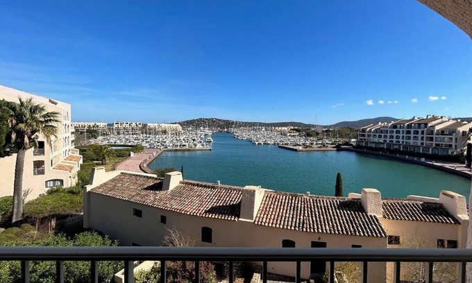 Port Cogolin Apartamento | Studio for 2 people with sea view in Les Marines de Cogolin