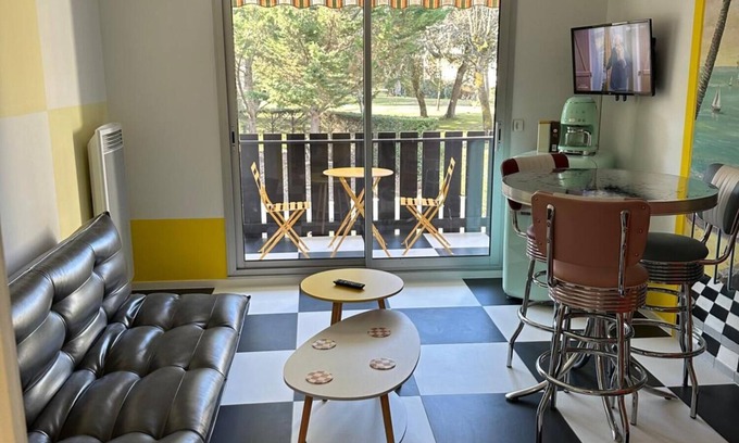 Saint-Georges-de-Didonne Apartamento | Apartamento estudio 'Sixties' con balcón y Wi-Fi