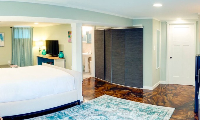 Columbia Apartamento | Studio Guest Suite con entrada independiente, patio, decoración elegante y + comodidades