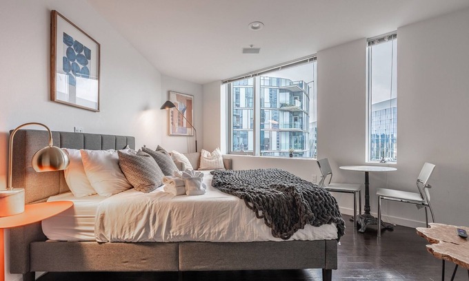 West Bellevue Apartamento | Studio | Gym, Rooftop, Pool | Bellevue | Sophari A