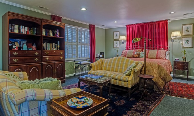 Franklin Casa | Studio Apartment, Walk to Downtown Franklin, Pets, Big Yard y operado por locales