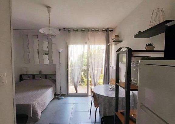 Balaruc-les-Bains Apartamento | studio idéalement situé tout confort avec jardinet privatif