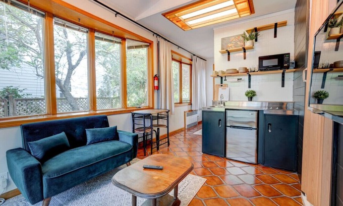 Baldwin Apartamento | Studio in Baldwin|Pet friendly|Near Hospitals
