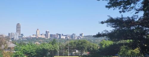 Greater Johannesburg Metropolitan Area Apartamento | Studio in Bryanston