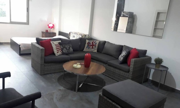 Dbayeh Apartamento | Estudio En Dbayeh En Una Ubicación Privilegiada, Wifi, 38 Metros Cuadrados