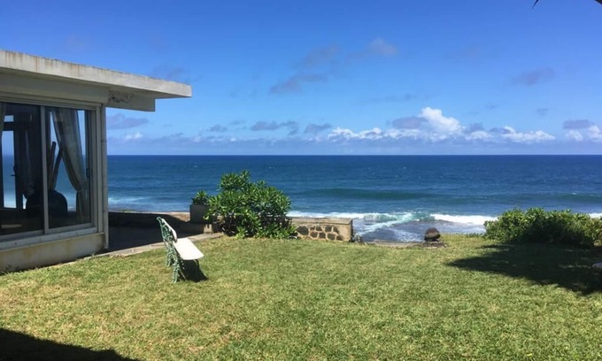 Souillac Apartamento | Studio in Gris-Gris, Souillac with a small private beach.
