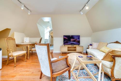 Summit - University Apartamento | Studio in Historic Cathedral Hill Neighborhood!
