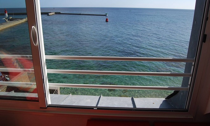 Guilvinec Apartamento | Estudio en casa vista excepcional 'Waterfront' de la entrada del puerto