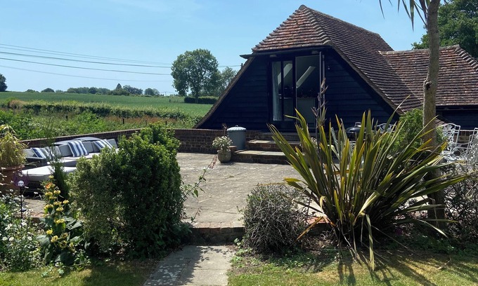 Willesborough Apartamento | Studio in mature English gardens in an area of outstanding natural beauty