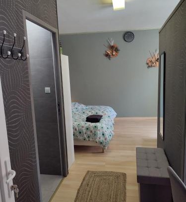 Le Cateau-Cambresis Apartamento | Studio indépendant accès direct autonome.