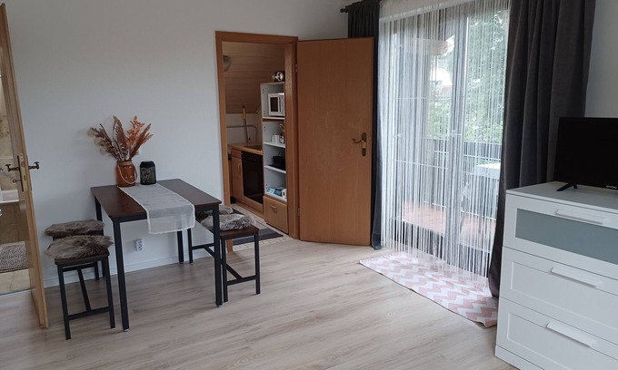 Bad Endorf Apartamento | Estudio 'Kampenwand' con vistas a la montaña, balcón y Wi-Fi