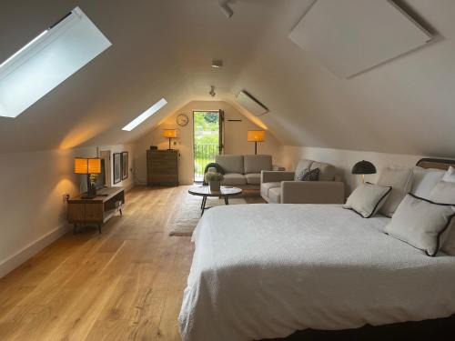 Bettws Newydd Apartamento | Studio-King Bed-Wye Valley Views