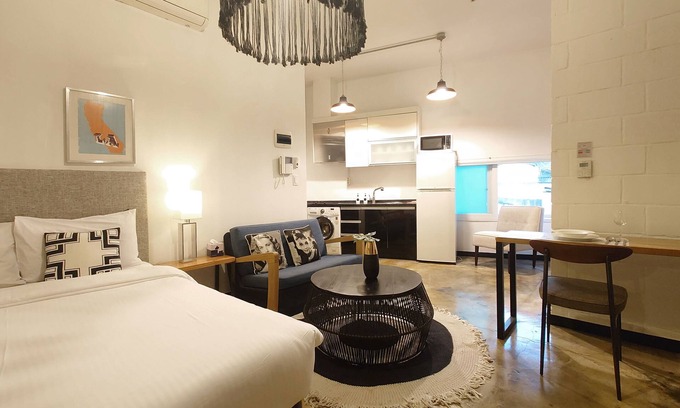 Daehangno Apartamento | Luminoso, espacioso y completamente amueblado Apt @ Jongno / SKKU / SNUH - C203