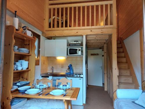 Demi-Quartier Apartamento | Studio La Jacquerie by Interhome